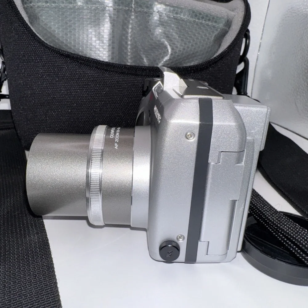 Olympus CAMEDIA C-700 Ultra Zoom 2.1MP Digital Camera‎ Untested
